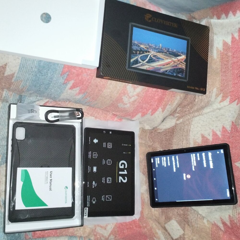 VERY LIGHTLY USED. 10 ILCH UNLOCKED 4G TABLET. HALF PRICE. I BLOCK TIME WASTERS.